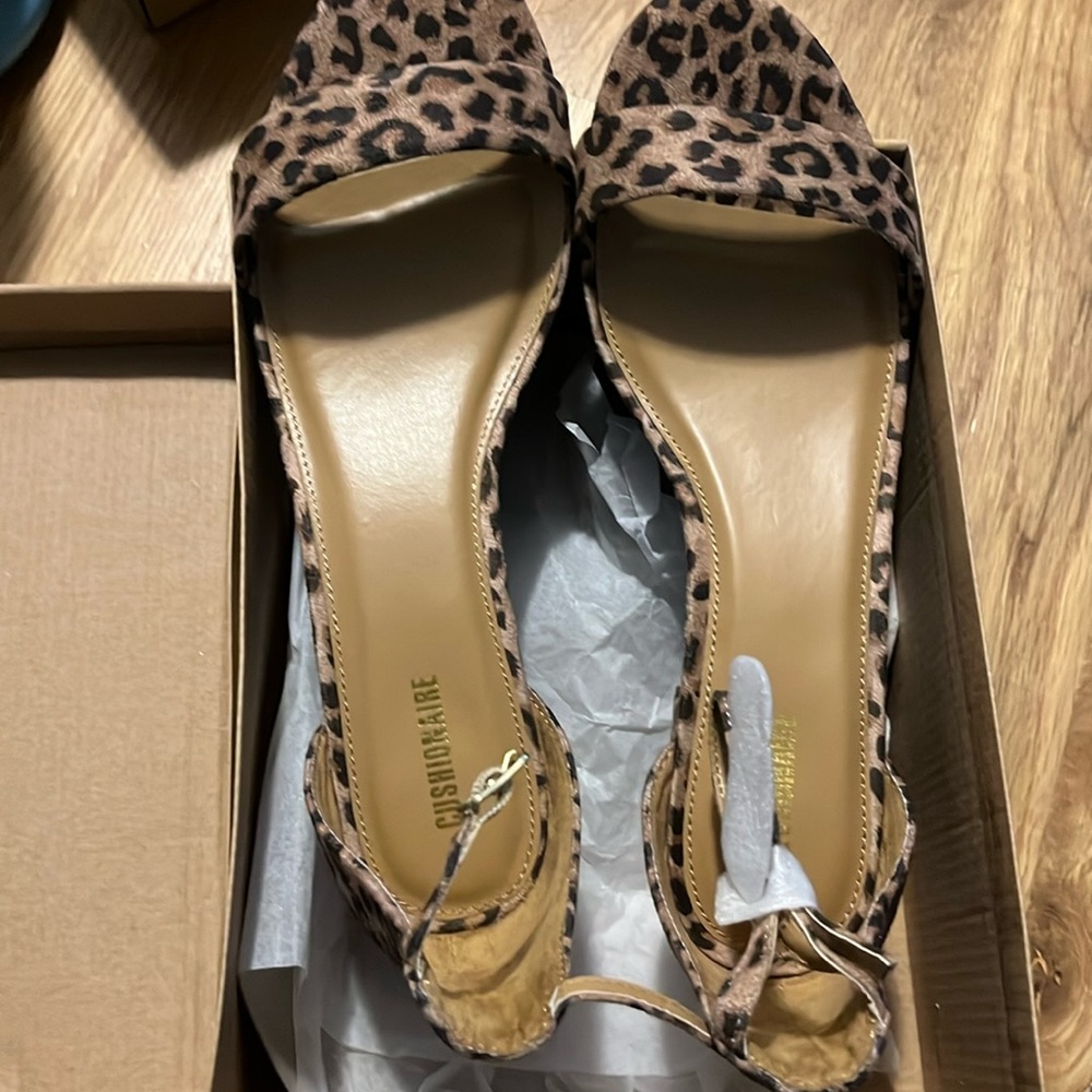 Never worn beautiful heels